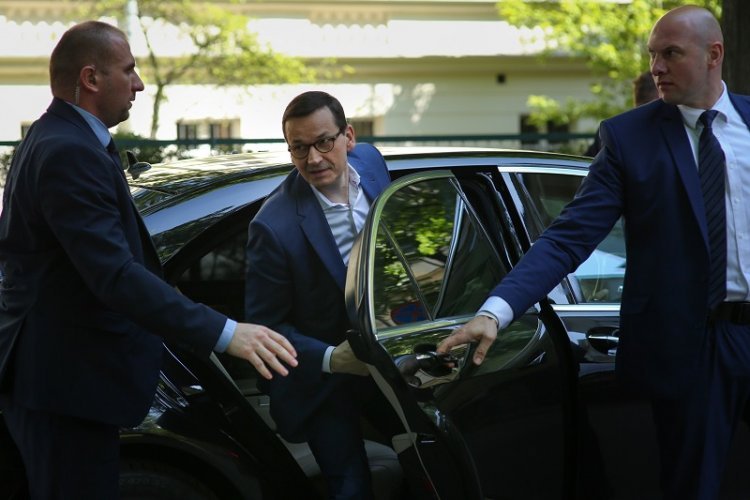 Rząd zapłaci 31,5 mln zł za nowe samochody.