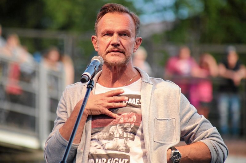 Cezary Pazura nie zaszczepił się na covid-19, a jego brat tak.