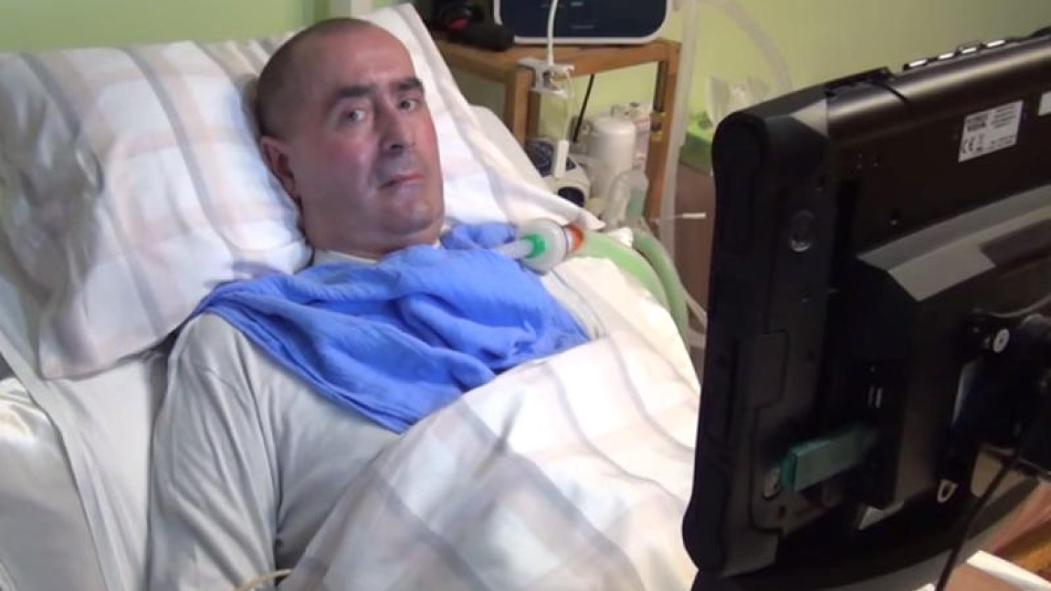 Chory na ALS dziękuje za Ice Bucket Challenge i apeluje: "Pokażcie swoją chorobę i wesprzyjcie akcję"