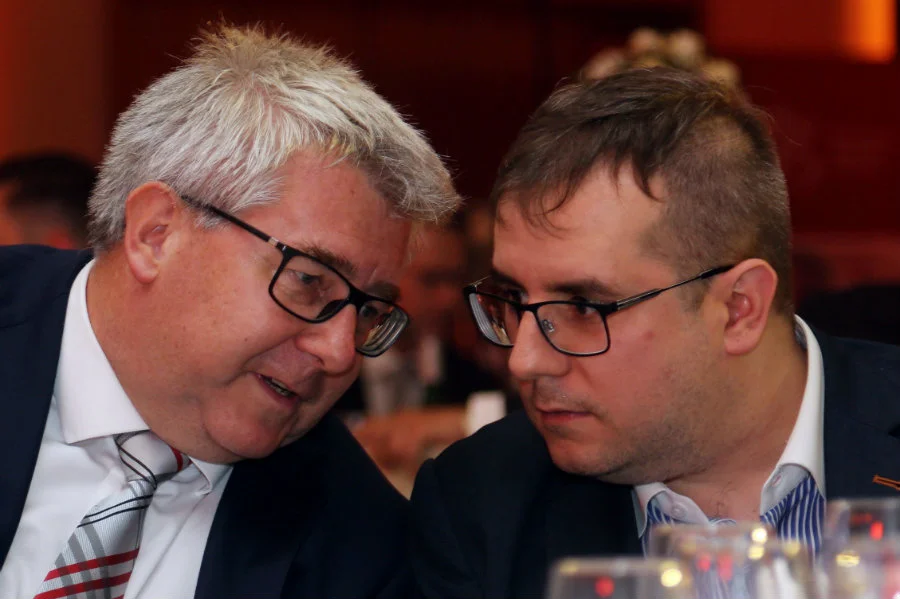 Po awanturze w domu posła PiS Przemysława Czarneckiego (na zdjęciu po prawej) prokuratura chce uchylenia jego immunitetu.