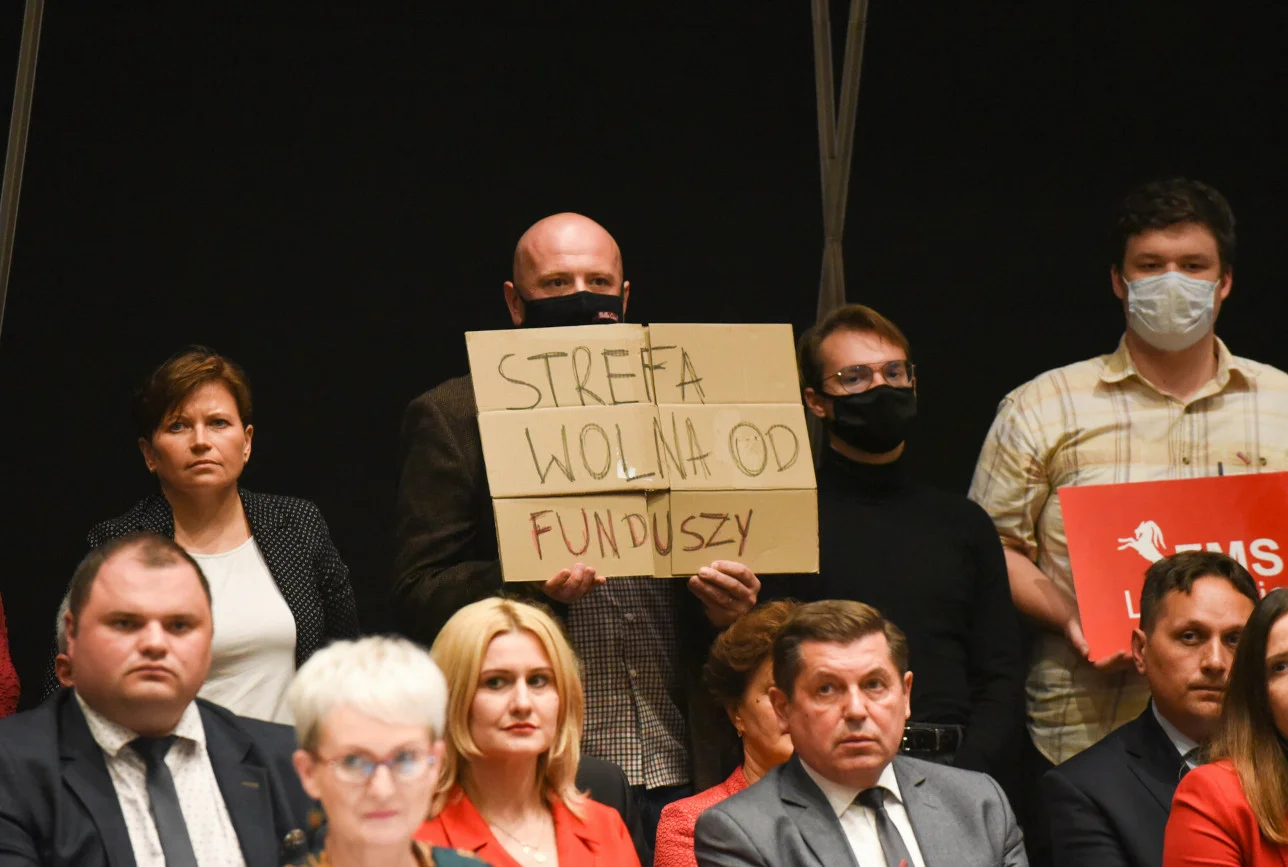 Glosowanie nad uchyleniem stanowiska Sejmiku województwa lubelskiego z dnia 25 kwietnia 2019 w sprawie wprowadzenia ideologii LGBT do wspolnot samorzadowych.