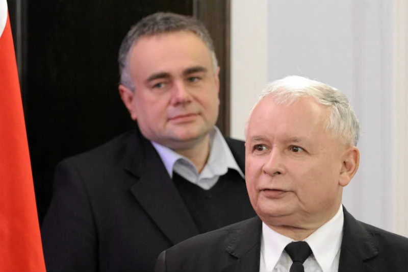 Fundacje Tomasza Sakiewicza, a także innych "niezależnych", dostały kolejne tysiące od instytucji kontrolowanych przez PiS.