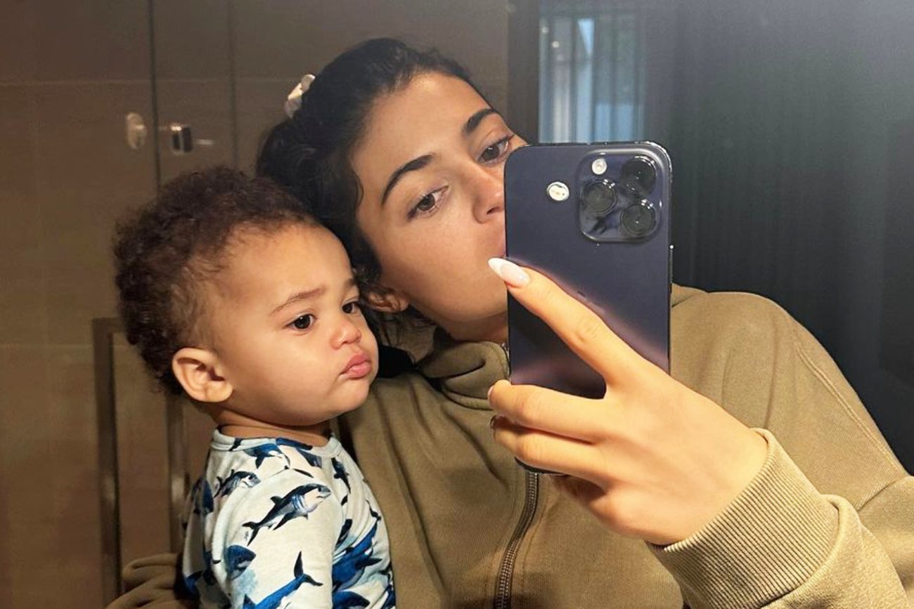 Kylie Jenner i Travis Scott zmienili imię synowi. Co oznacza po arabsku?