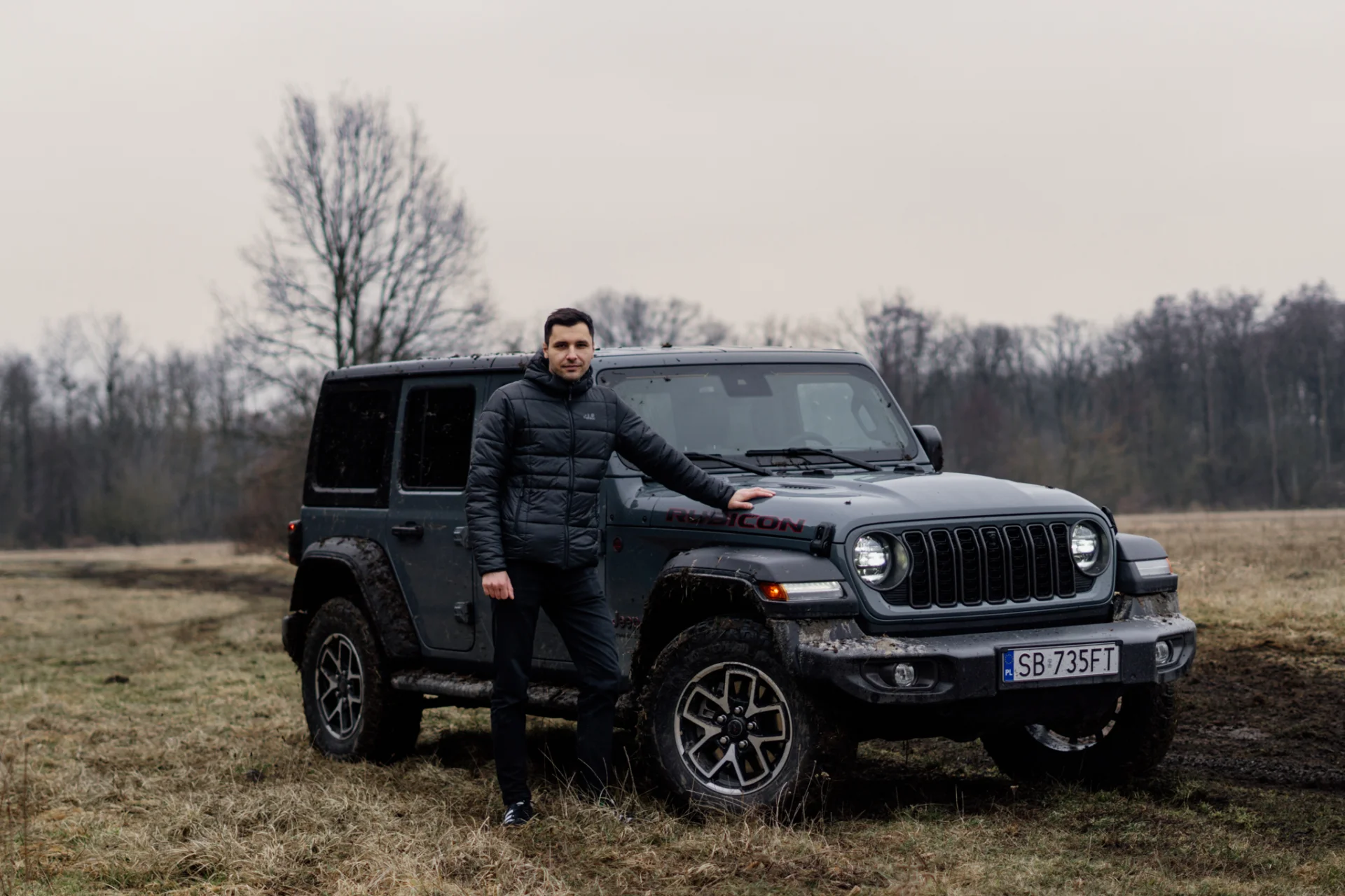 "Born to be wild" powinien mieć na masce. Wjechałem Jeepem w błoto... i nie chciałem wysiadać Jeep Wrangler Rubicon – test w terenie i w trasie