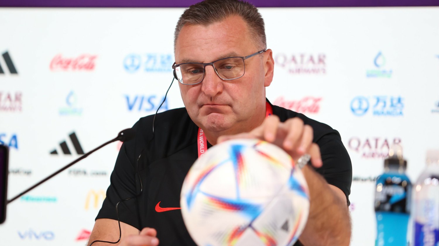 Michniewicz po raz kolejny się skompromitował. Żenujący występ i kolejne kłamstwa