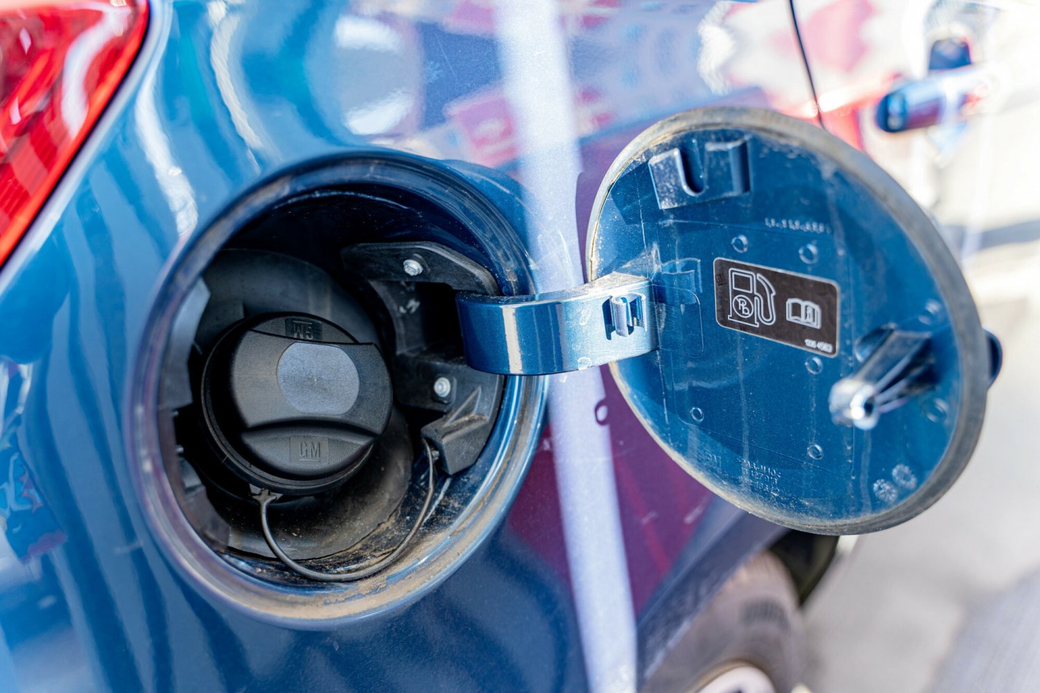 Zatankowałeś dieslem zamiast benzyną? Oto co się stanie z autem.