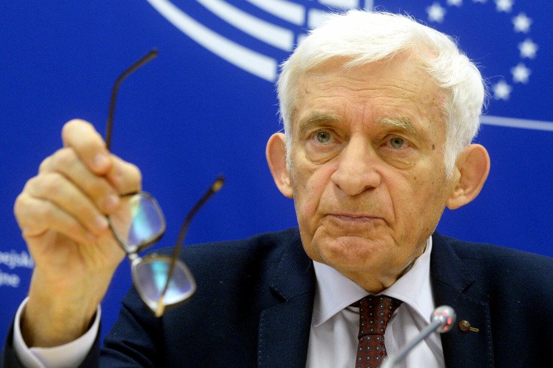 "Putin przygotowuje się do napaści na Polskę". Jerzy Buzek o szczycie NATO w Madrycie i finansowaniu wojny przez Putina