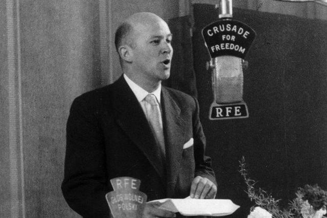 Jan Nowak-Jeziorański - dyrektor Rozgłośni Polskiej Radia Wolna Europa w latach 1952-1976. Na falach RWE regularnie informowano o Poznańskim Czerwcu '56.