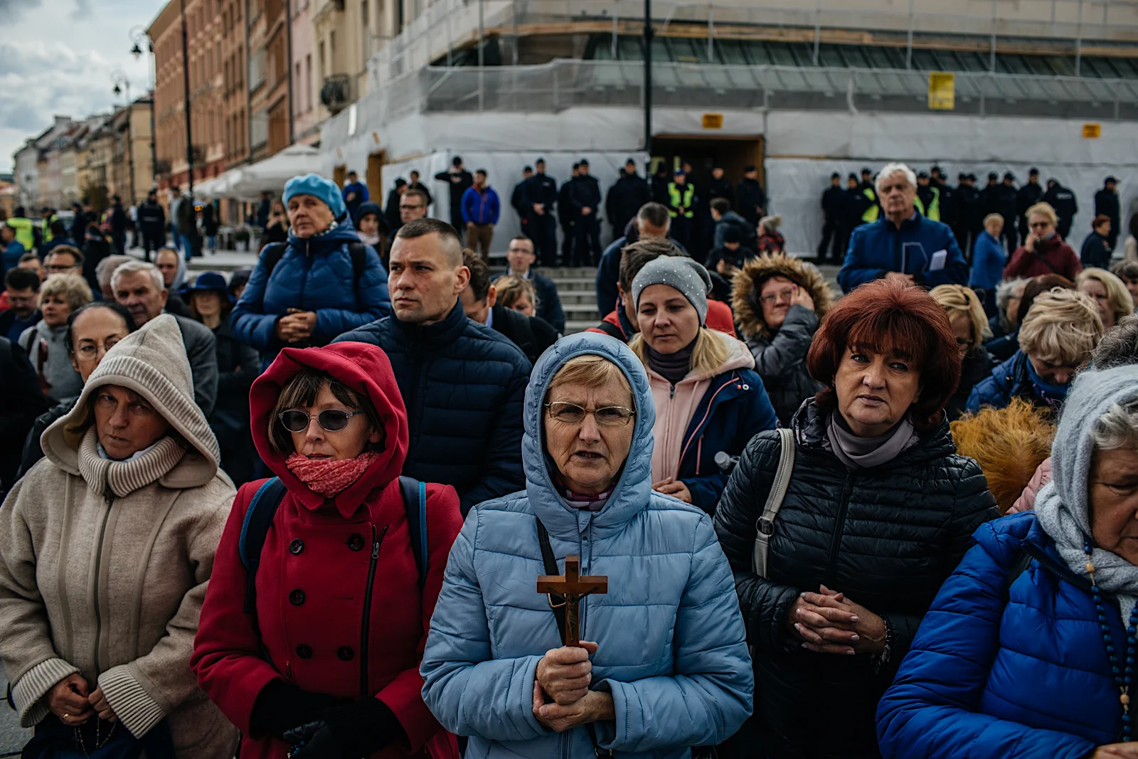 "O naszą wiarę chcemy walczyć różańcem, a nie kamieniami" – uzasadniali uczestnicy.