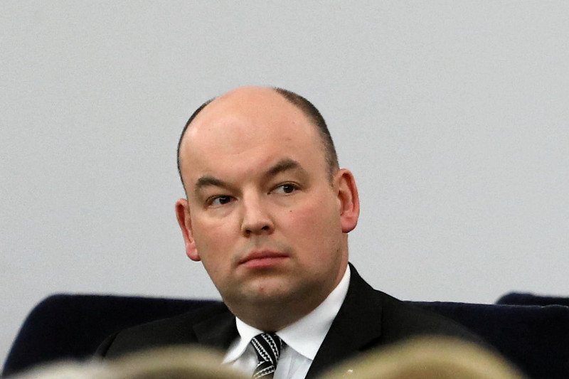 Senator PiS latał po całym świecie.