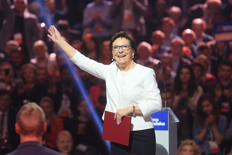 W sobotnim wystąpieniu premier Ewa Kopacz skupiła się przede wszystkim na przedstawieniu konkretnych pomysłów na podniesienie standardu życia Polaków. Szczególnie tych młodych.