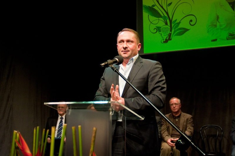 Prokuratura sprawdzi nagrania ze stacji benzynowych na trasie, którą pokonał Kamil Durczok.