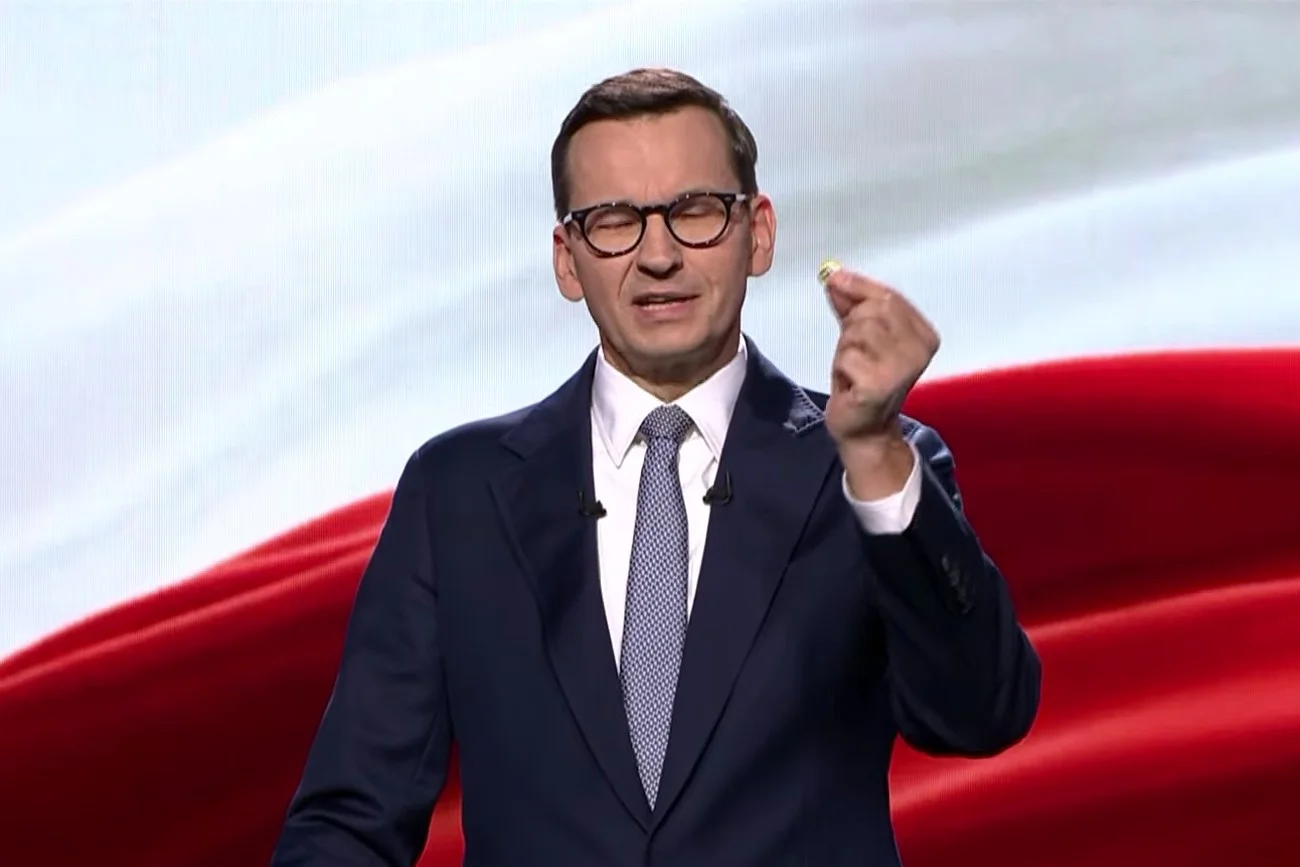 Premier Mateusz Morawiecki nie przekazał 2 zł szefowi PO Donaldowi Tuskowi. Premier Mateusz Morawiecki na debacie w TVP