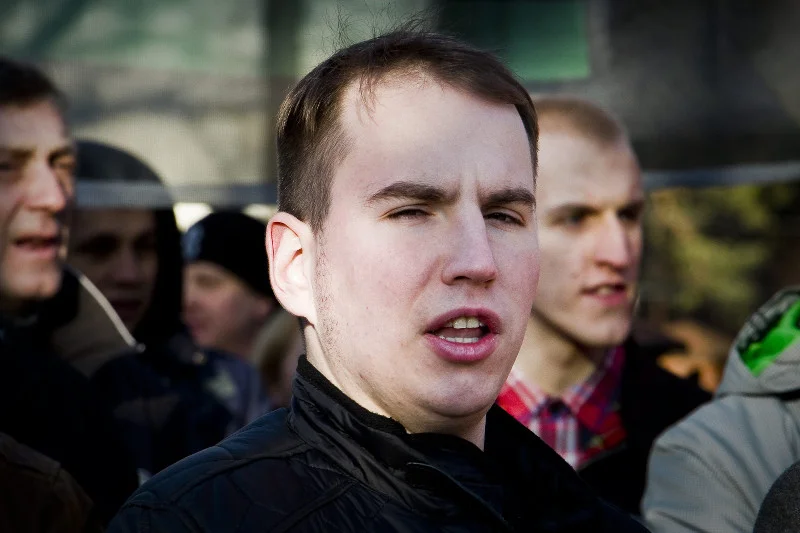Poseł Kukiz'15 przekroczył granice? Za to zdjęcie nazwano go "narodową kanalią"