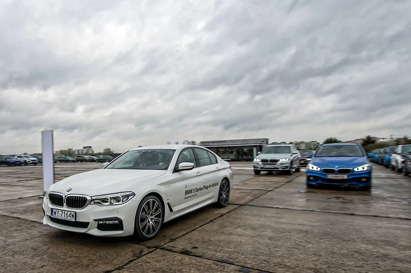 BMW 530e iPerformance z zewnątrz.
