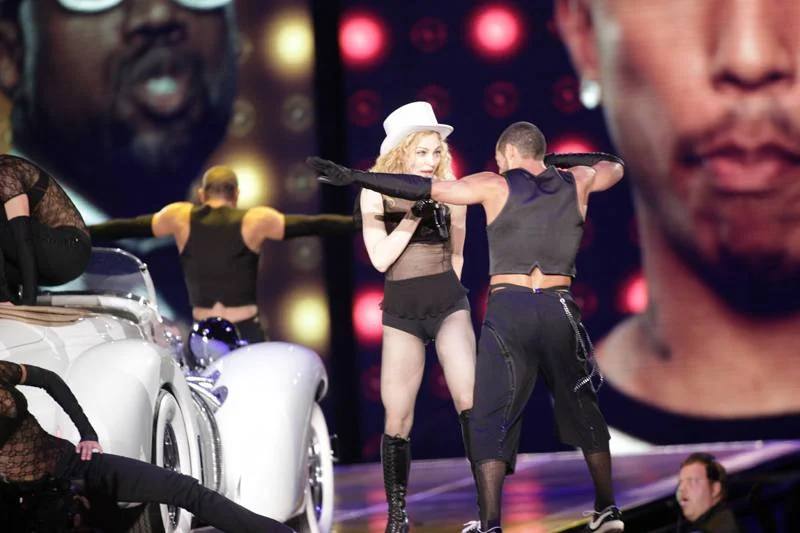 Madonna podczas koncertu na warszawskim lotnisku Bemowo