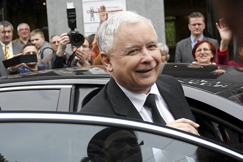 Najnowszy sondaż przed Eurowyborami: PiS wyprzedza PO o 3 punkty. Kongres Nowej Prawicy - 7 proc.