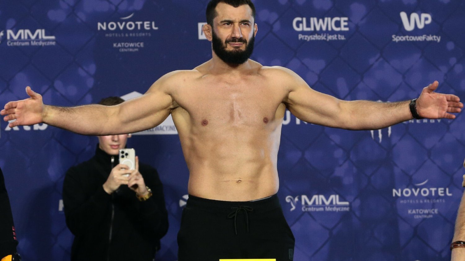 W walce wieczoru gali XTB KSW Colosseum II Mamed Khalidov zmierzy się z 34-letnim Scottem Askhamem