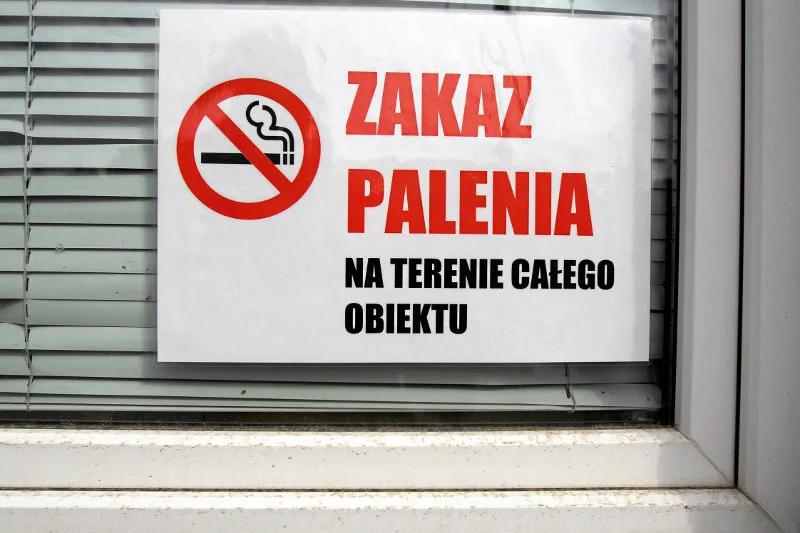 Zakaz palenia - strefy dla palaczy sukcesywnie się kurczą.