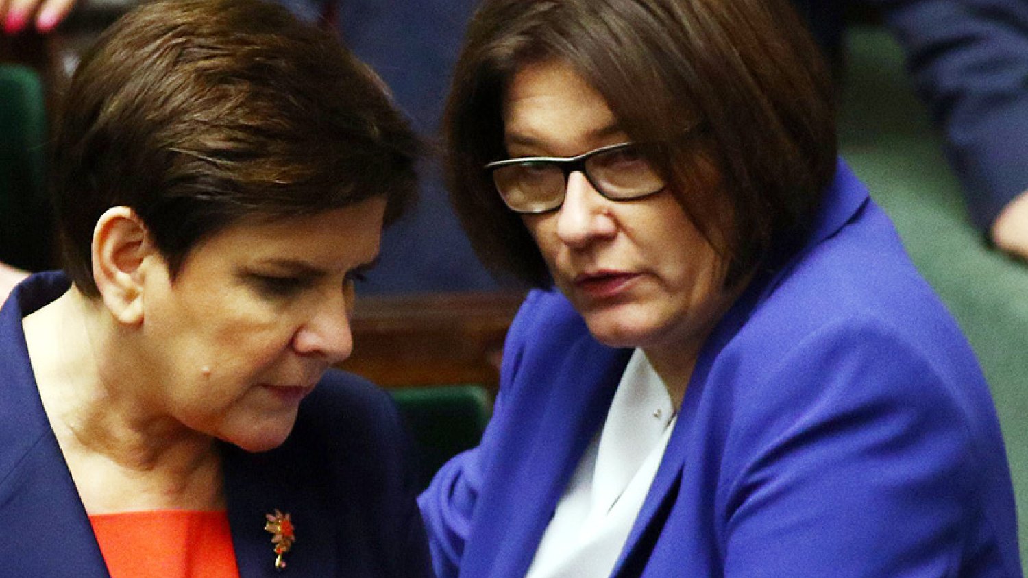 Rzeczniczka PiS Beata Mazurek zadała PO kilka teoretycznie trudnych dla opozycji pytań. W rzeczywistości obnażyły one słabość PiS.