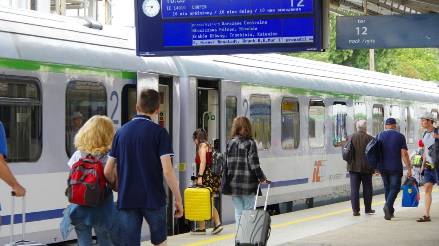 PKP Intercity coraz bardziej punktualne. Latem pojedzie jeszcze szybciej