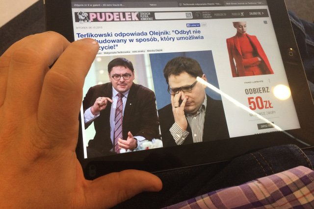 Nie interesują go plotki z Pudelka, ale zarzuca sieć na ich czytelników