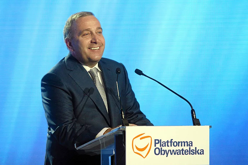 Szef PO Grzegorz Schetyna przekonuje, że chce współpracować z innymi formacjami opozycyjnymi. Nowoczesna zdaje się tę ofertę odrzucać, pomimo swoich coraz większych problemów.