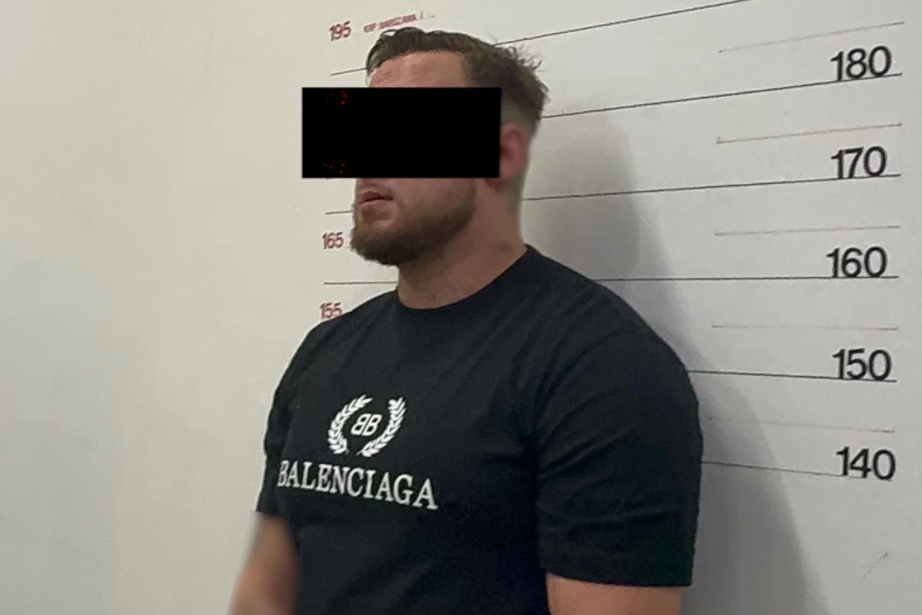 Tak zachował się Łukasz Ż. podczas przesłuchania. Bezczelność aż kipi. Wszystko widać na filmiku policji. Jak się zachowywał Łukasz Ż. na przesłuchaniu? Był bezczelny. Policja udostępniła nagranie.