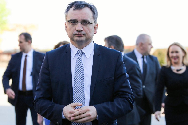 Przerwa w odwiedzinach Zbigniewa Ziobry w TVN była długa. Jednak echa środowego programu nie milkną.