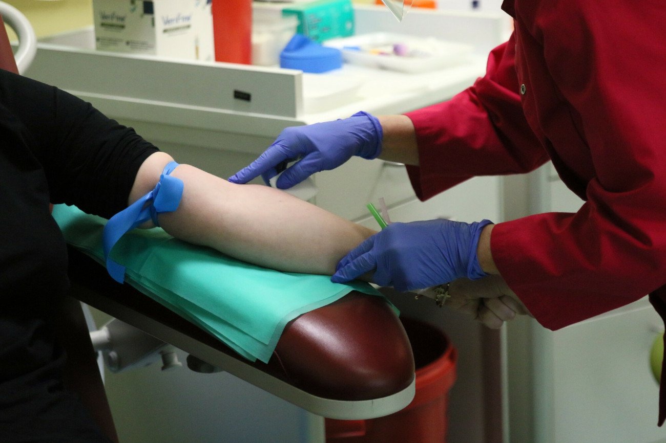 Nawet lekarze POZ nie zwracają uwagi na poziom eozynofilii w naszym organizmie, a te w zbyt dużej liczbie zamiast chronić, mogą zagrażać zdrowiu.