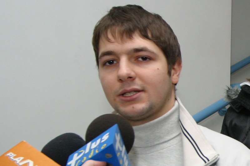 Patrykowi Jakiemu w telewizji przypomniano, że przed laty należał do PO. Mina wiceministra – bezcenna. Na zdjęciu – Patryk Jaki w Opolu w 2006 r.