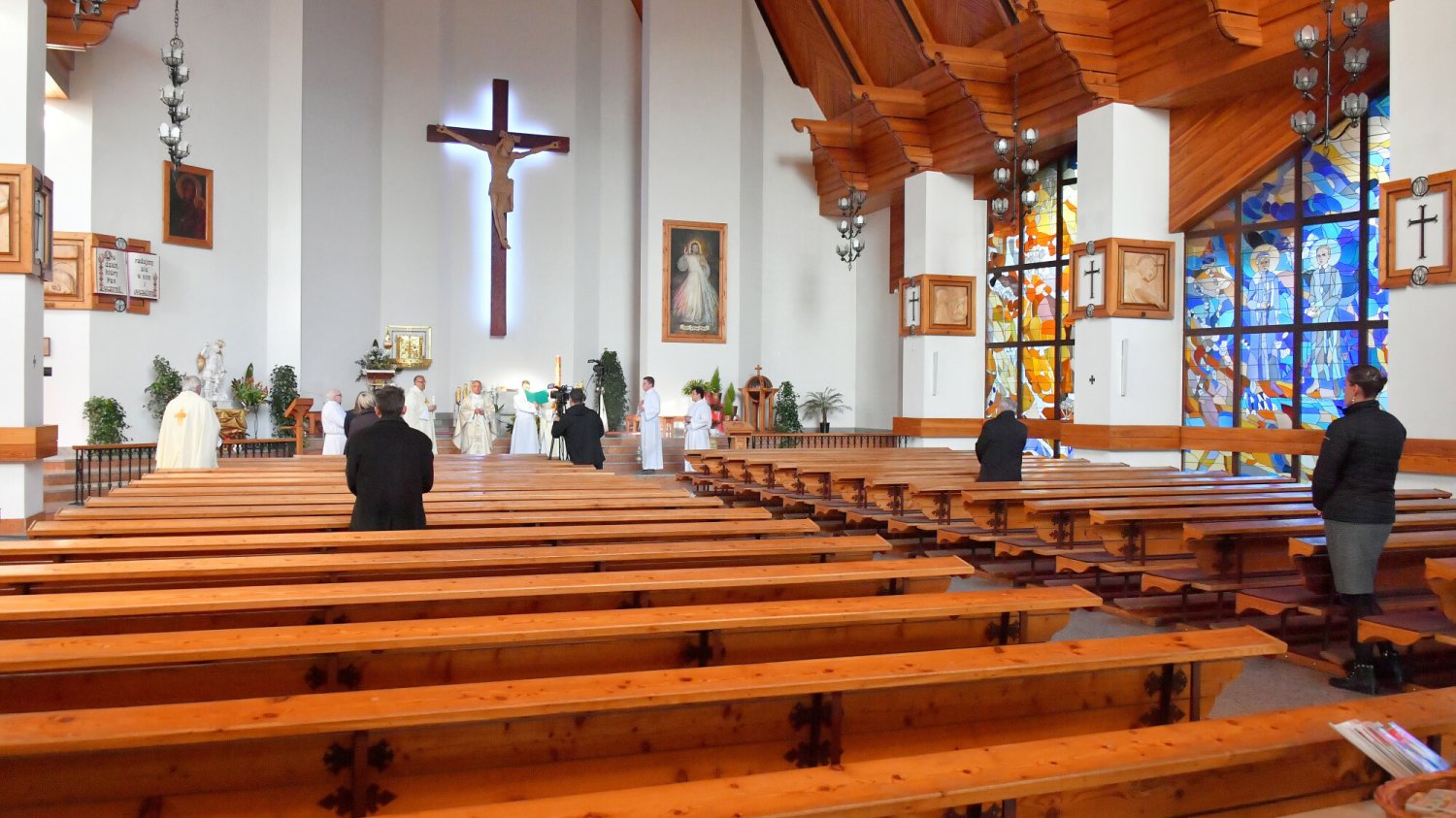 Coraz mniej wiernych w kościołach. Episkopat podsumował rok 2022