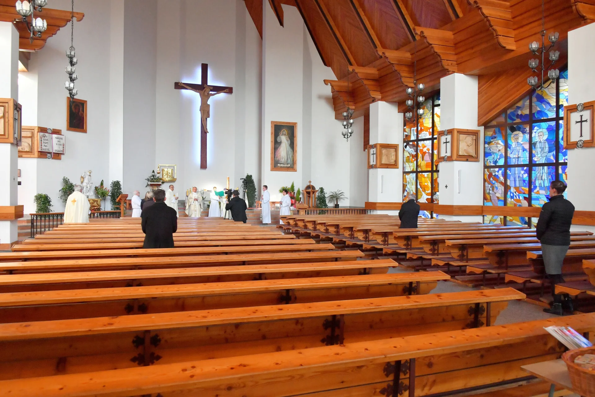 Coraz mniej wiernych w kościołach. Episkopat podsumował rok 2022