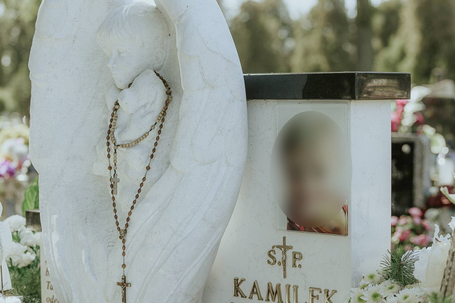 "Czy 30 dzieci to mało?" Według danych Fundacji Dajemy Dzieciom Siłę około 30 dzieci rocznie umiera w Polsce w wyniku przemocy ze strony rodziców i opiekunów.