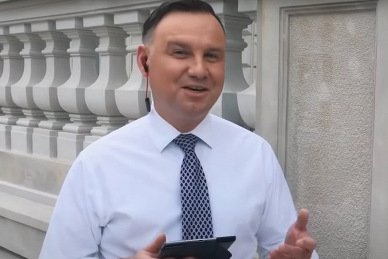 Andrzej Duda powinien przyjąć wyzwanie do Hot16Challenge?