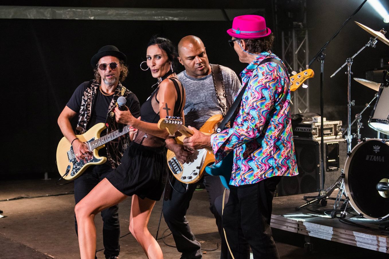 "Złoty Maanam" zachęca do przychodzenia na swoje koncerty.