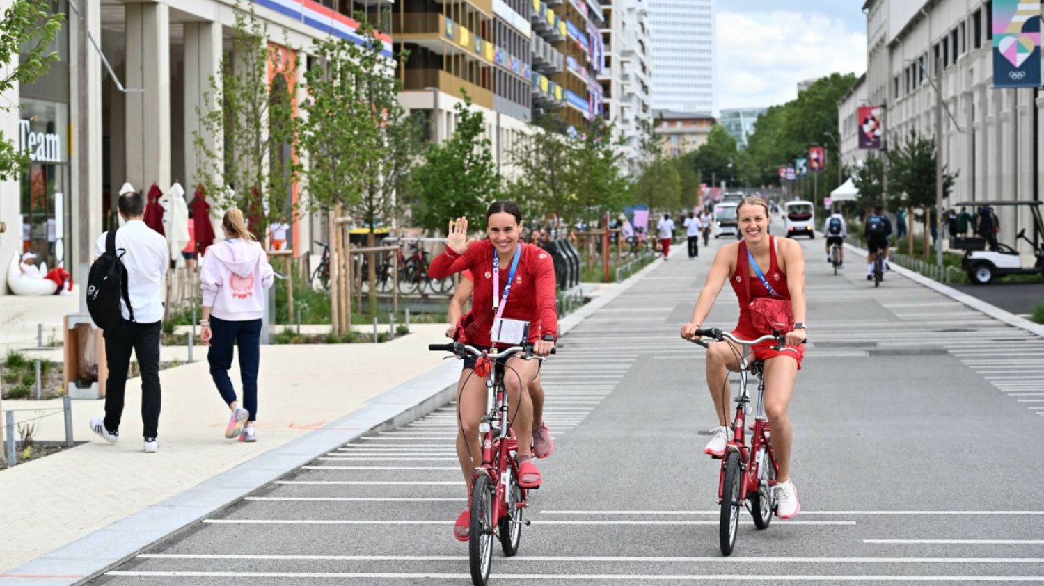 Wioska olimpijska w Paryżu nie jest idealna. Sportowcy przeprowadzają się do hoteli