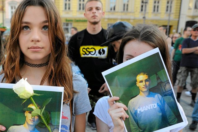 25-letni Igor Stachowiak zmarł po przesłuchaniach na wrocławskim komisariacie. Po jego śmierci odbył się marsz mieszkańców sprzeciwiających się brutalności policji