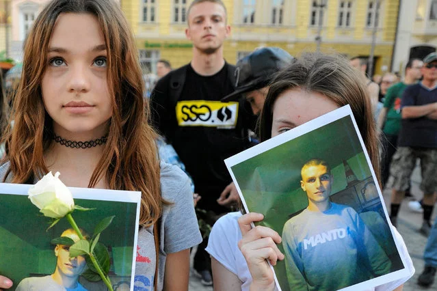 25-letni Igor Stachowiak zmarł po przesłuchaniach na wrocławskim komisariacie. Po jego śmierci odbył się marsz mieszkańców sprzeciwiających się brutalności policji