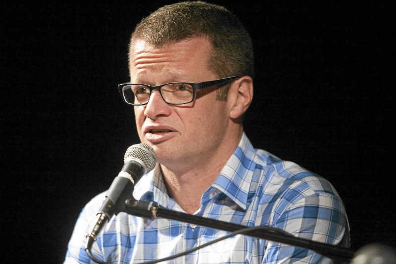 Marcin Meller uspokaja lemingi zrozpaczone wygraną Andrzeja Dudy.