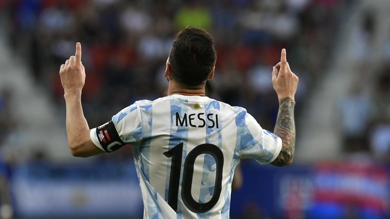 Lewandowski kontra Messi, czyli Barcelona ma problem. Dobrego wyjścia brak