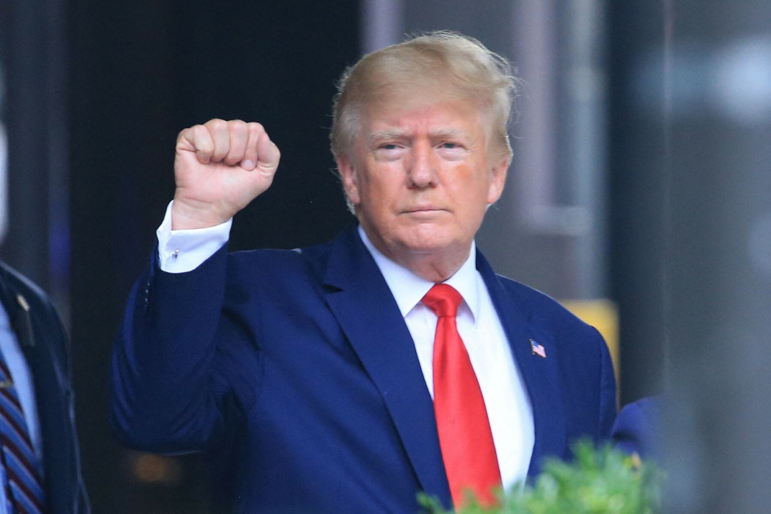 FBI miało w domu Donalda Trumpa szukać dokumentów związanych z bronią jądrową.