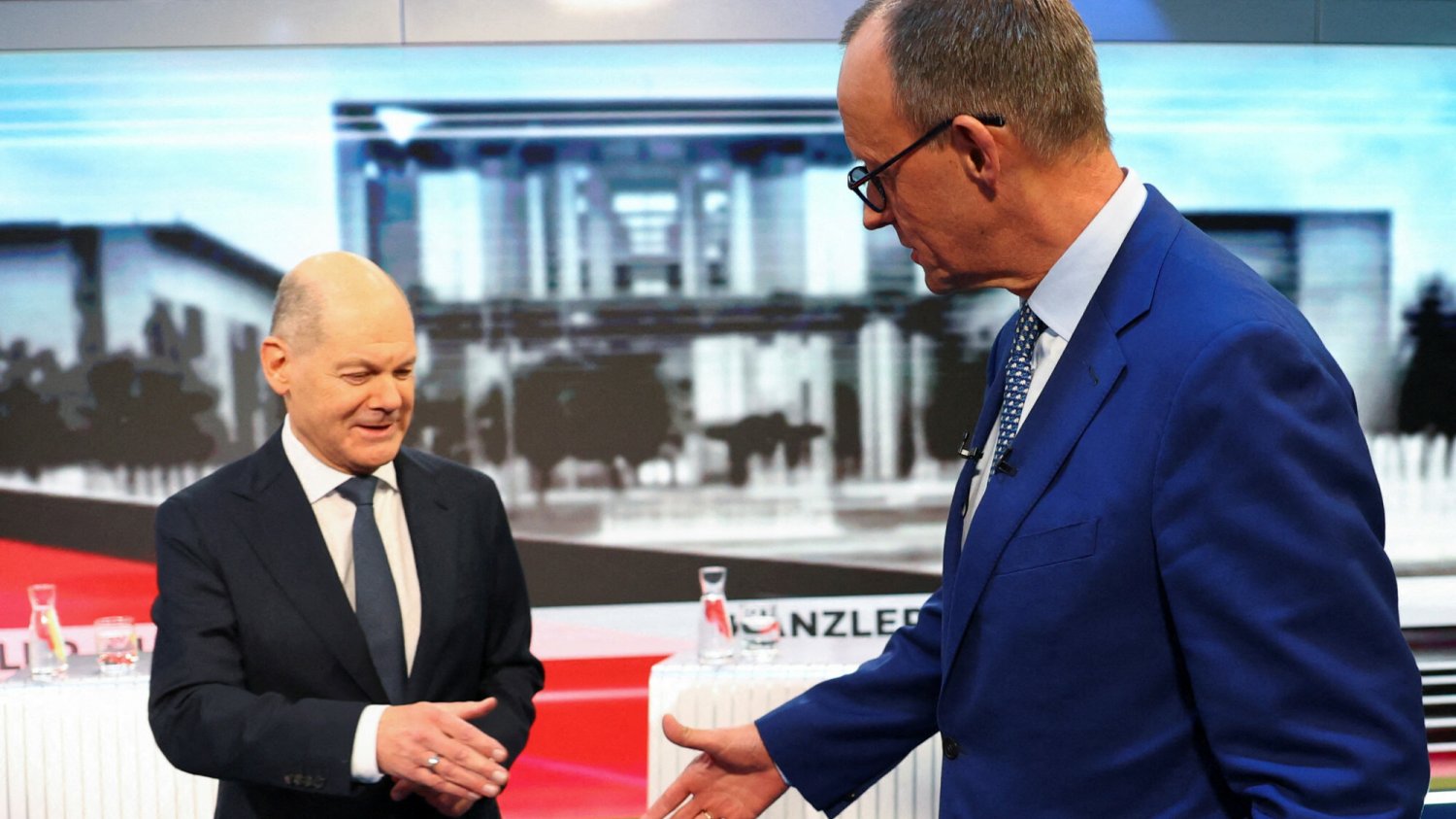Kanclerz Olaf Scholz i szef CDU Friedrich Merz ws. migracji. Polityk CDU wskazał na Danię.