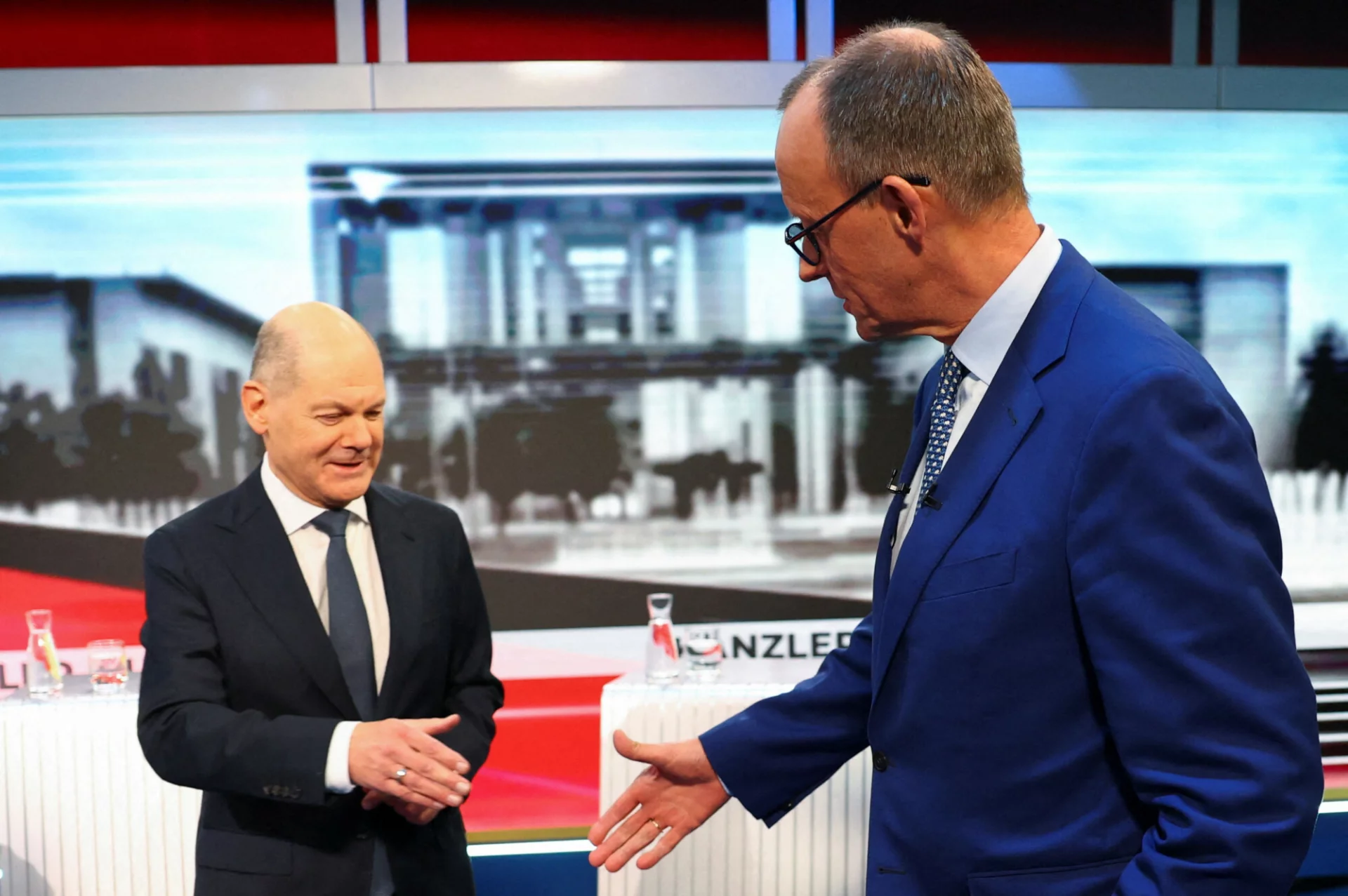 Kanclerz Olaf Scholz i szef CDU Friedrich Merz ws. migracji. Polityk CDU wskazał na Danię.