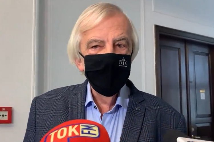 Terlecki wyszedł do dziennikarzy po posiedzeniu Rady Koalicji Zjednoczonej Prawicy. Weto Polski ws. praworządności. Komentarz Ryszarda Terleckiego.