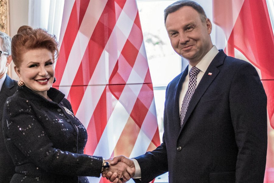 Georgette Mosbacher wygłosiła swoje pierwsze przemówienie, w którym powiedziała o wolności słowa, demokratycznych rządach, tolerancji i przewidywalności jako wspólnych polskich i amerykańskich wartościach.