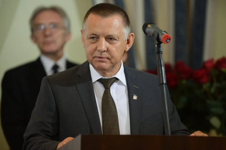 Marian Banaś złożył pozew cywilny przeciwko TVN za materiał o kamienicy w Krakowie.