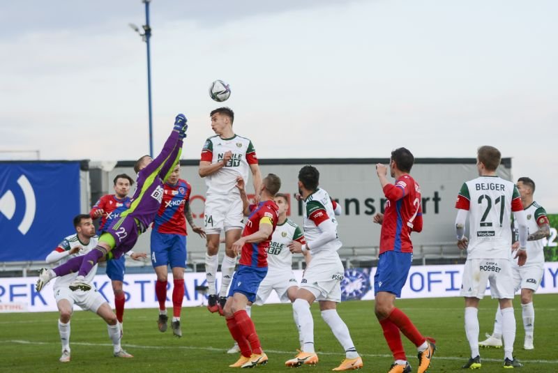 Raków Częstochowa wygrywa i pędzi po podium na finiszu PKO Ekstraklasy