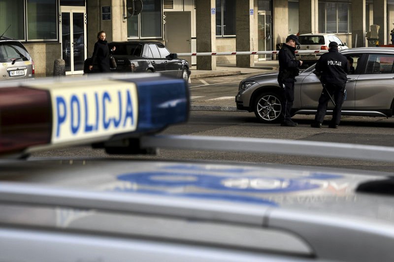 W Warszawie zatrzymano trzy osoby podejrzane o przygotowywanie zamachu bombowego