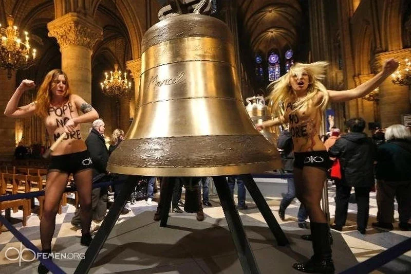 Działaczki Femenu uszkodziły dzwon w katedrze Notre Dame? Sąd je uniewinnił